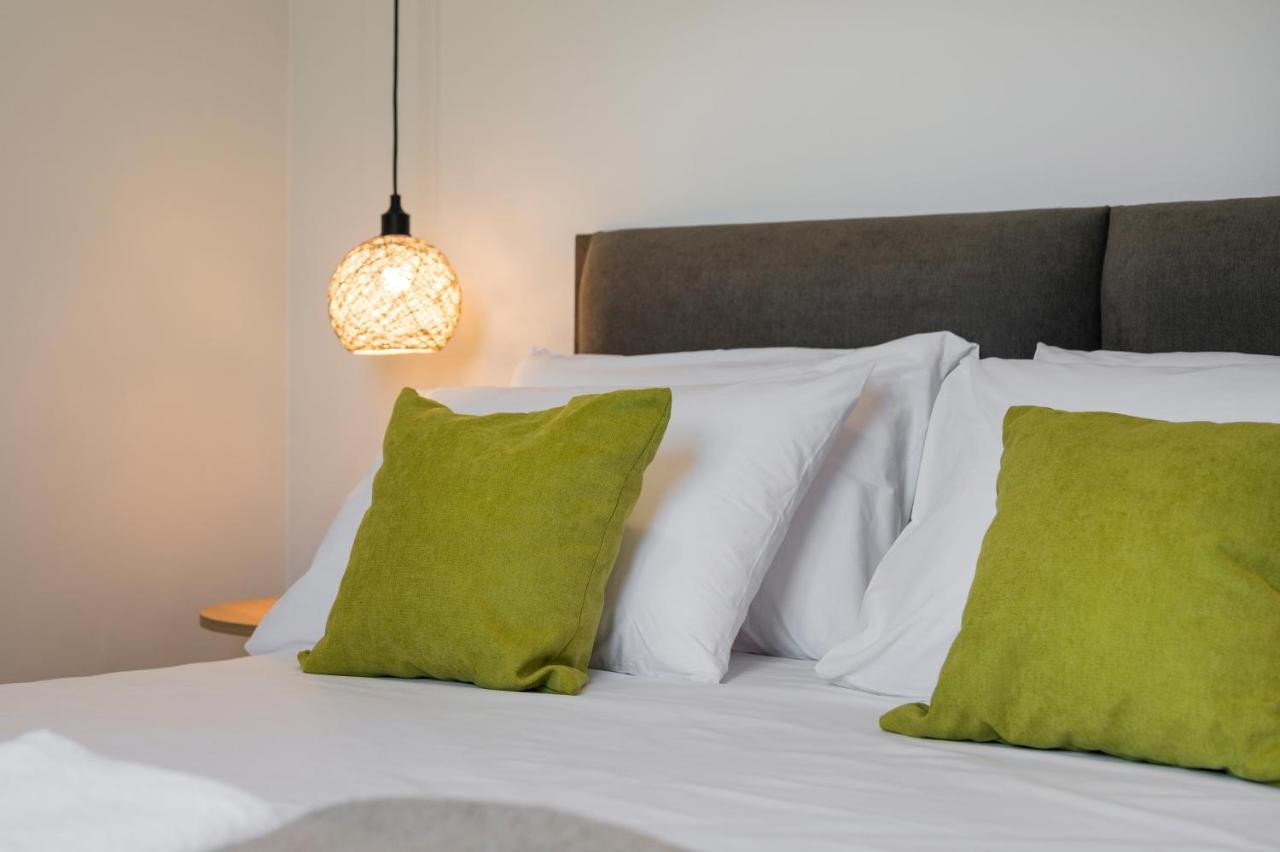 Aegean Breeze Luxury Apartments Next To The Sea Maleme Eksteriør bilde